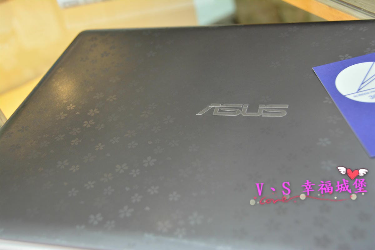 【筆電包膜分享】公館手機包膜 研膜工業 專業細心包膜,讓我的筆電多了一份低調奢華美,不再擔心髒汙、刮痕上筆電身 - 第42張圖 【筆電包膜分享】公館手機包膜 研膜工業 專業細心包膜,讓我的筆電多了一份低調奢華美,不再擔心髒汙、刮痕上筆電身