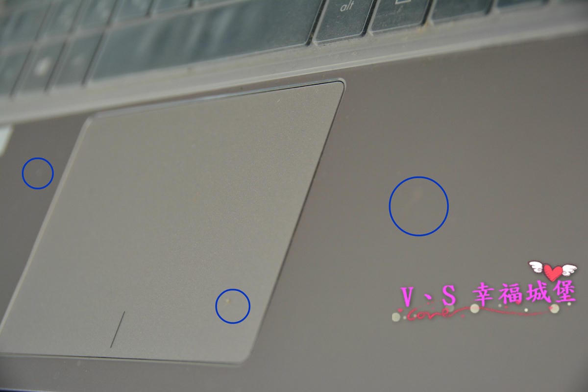 【筆電包膜分享】公館手機包膜 研膜工業 專業細心包膜,讓我的筆電多了一份低調奢華美,不再擔心髒汙、刮痕上筆電身 - 第16張圖 【筆電包膜分享】公館手機包膜 研膜工業 專業細心包膜,讓我的筆電多了一份低調奢華美,不再擔心髒汙、刮痕上筆電身