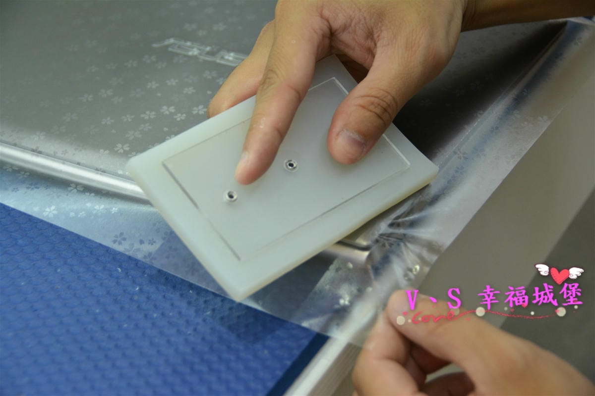 【筆電包膜分享】公館手機包膜 研膜工業 專業細心包膜,讓我的筆電多了一份低調奢華美,不再擔心髒汙、刮痕上筆電身 - 第26張圖 【筆電包膜分享】公館手機包膜 研膜工業 專業細心包膜,讓我的筆電多了一份低調奢華美,不再擔心髒汙、刮痕上筆電身