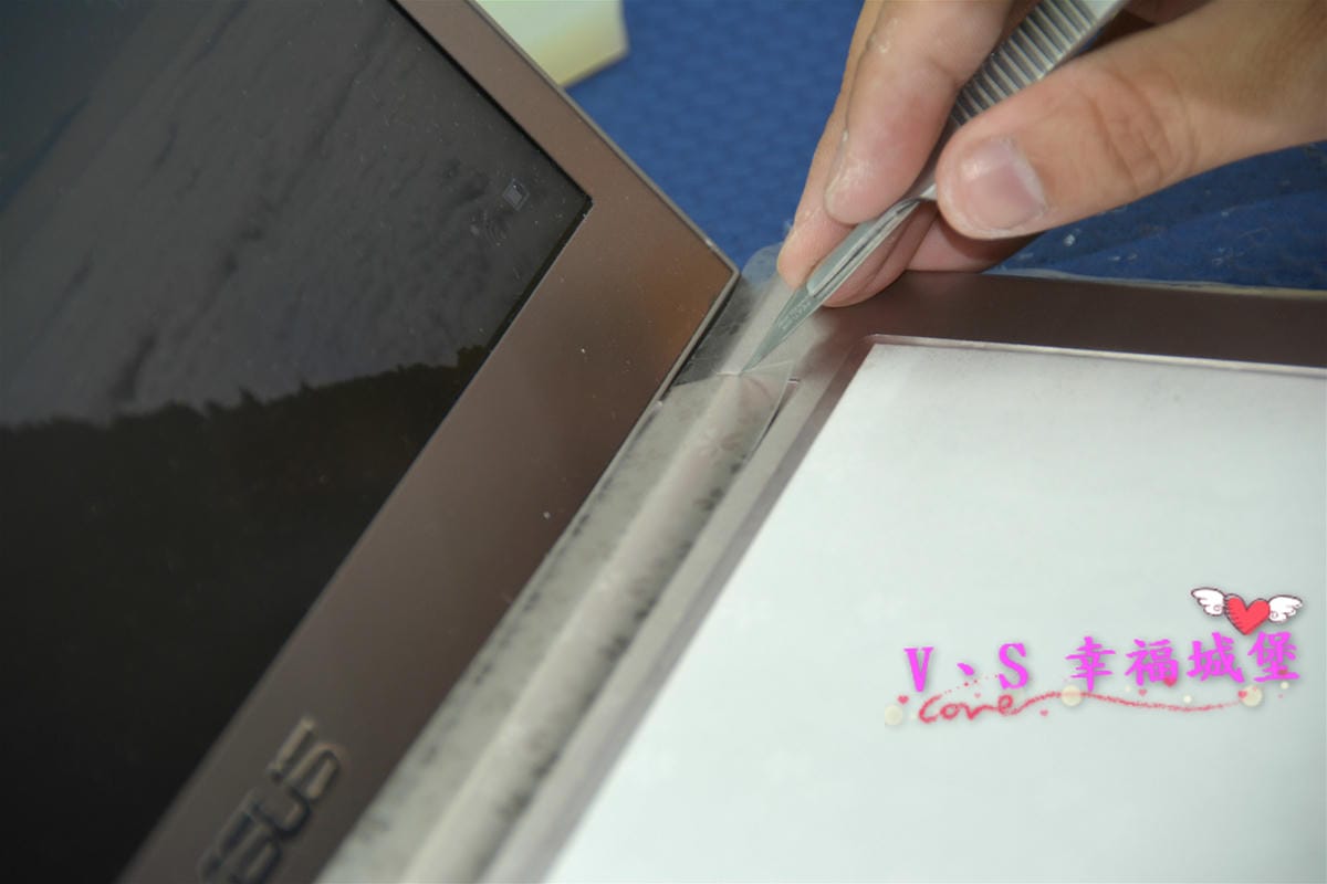【筆電包膜分享】公館手機包膜 研膜工業 專業細心包膜,讓我的筆電多了一份低調奢華美,不再擔心髒汙、刮痕上筆電身 - 第33張圖 【筆電包膜分享】公館手機包膜 研膜工業 專業細心包膜,讓我的筆電多了一份低調奢華美,不再擔心髒汙、刮痕上筆電身