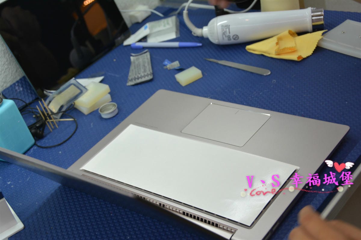 【筆電包膜分享】公館手機包膜 研膜工業 專業細心包膜,讓我的筆電多了一份低調奢華美,不再擔心髒汙、刮痕上筆電身