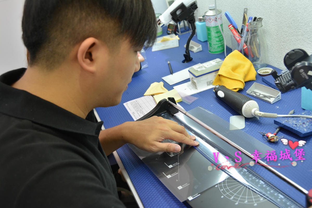 【筆電包膜分享】公館手機包膜 研膜工業 專業細心包膜,讓我的筆電多了一份低調奢華美,不再擔心髒汙、刮痕上筆電身 - 第39張圖 【筆電包膜分享】公館手機包膜 研膜工業 專業細心包膜,讓我的筆電多了一份低調奢華美,不再擔心髒汙、刮痕上筆電身