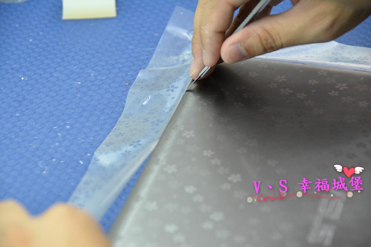 【筆電包膜分享】公館手機包膜 研膜工業 專業細心包膜,讓我的筆電多了一份低調奢華美,不再擔心髒汙、刮痕上筆電身 - 第29張圖 【筆電包膜分享】公館手機包膜 研膜工業 專業細心包膜,讓我的筆電多了一份低調奢華美,不再擔心髒汙、刮痕上筆電身