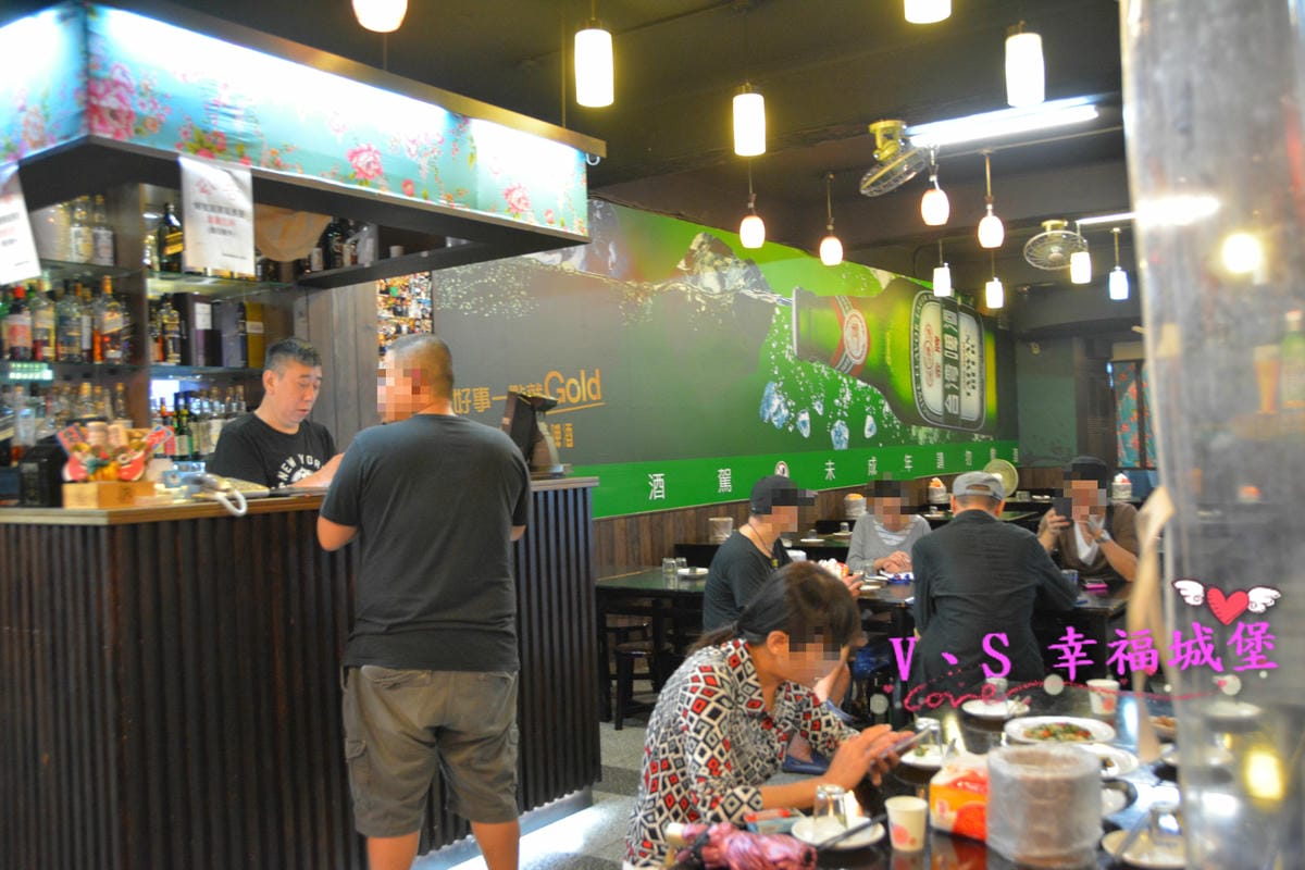 【台北美食】長安東路熱炒 鮮納肚長安店 多種豐富現炒精緻菜餚,好吃又便宜,跟三五好友吃飯喝酒,盡情聊天到凌晨五點都不怕,真是夜貓子的深夜食堂 - 第5張圖 【台北美食】長安東路熱炒 鮮納肚長安店 多種豐富現炒精緻菜餚,好吃又便宜,跟三五好友吃飯喝酒,盡情聊天到凌晨五點都不怕,真是夜貓子的深夜食堂