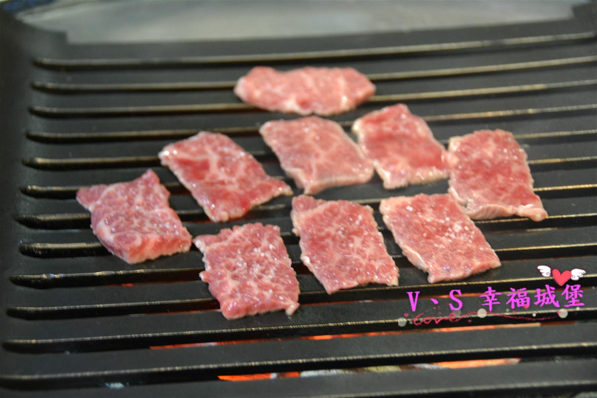 【台北美食】國父紀念館燒肉 燒桶子韓風立燒 讓你動口不 【台北美食】國父紀念館燒肉 燒桶子韓風立燒 讓你動口不