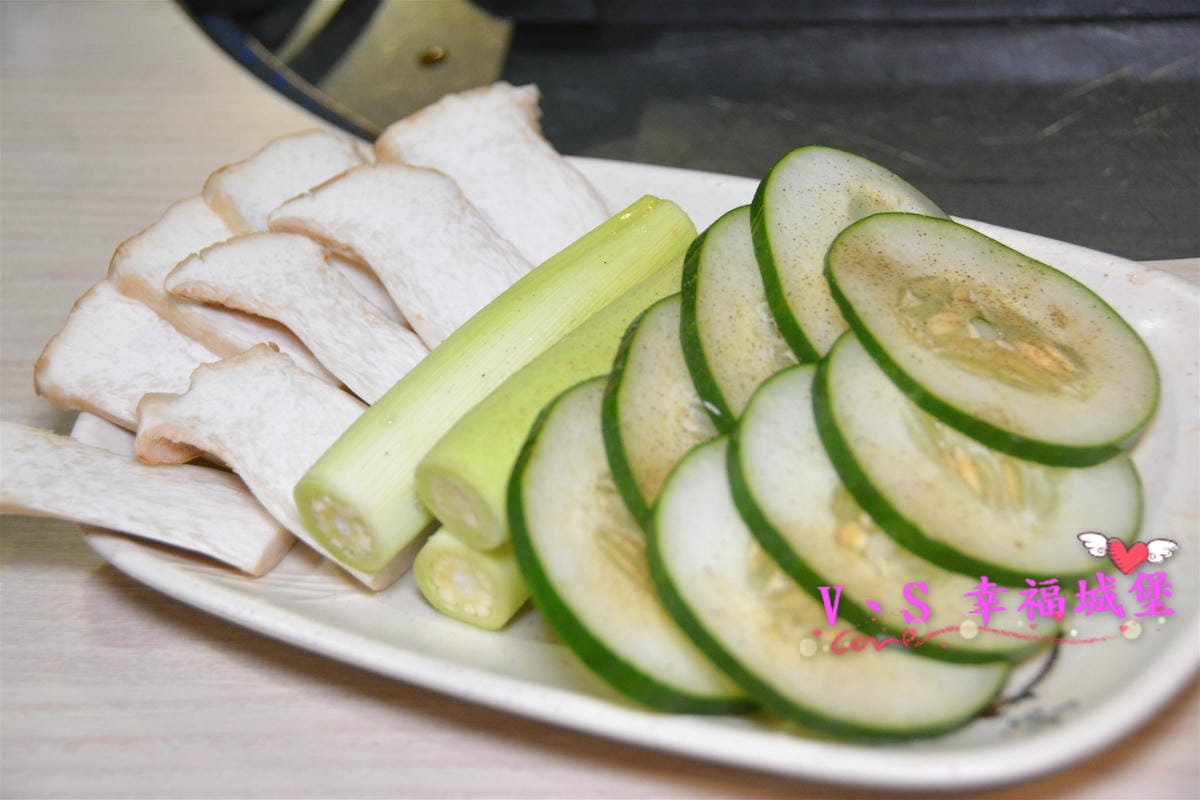 【台北美食】國父紀念館燒肉 燒桶子韓風立燒 讓你動口不 【台北美食】國父紀念館燒肉 燒桶子韓風立燒 讓你動口不