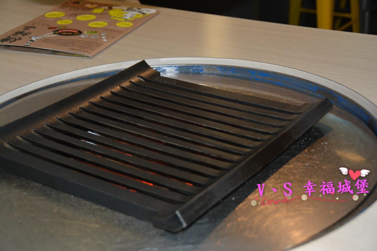 【台北美食】國父紀念館燒肉 燒桶子韓風立燒 讓你動口不 【台北美食】國父紀念館燒肉 燒桶子韓風立燒 讓你動口不