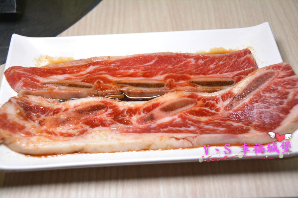 【台北美食】國父紀念館燒肉 燒桶子韓風立燒 讓你動口不 【台北美食】國父紀念館燒肉 燒桶子韓風立燒 讓你動口不