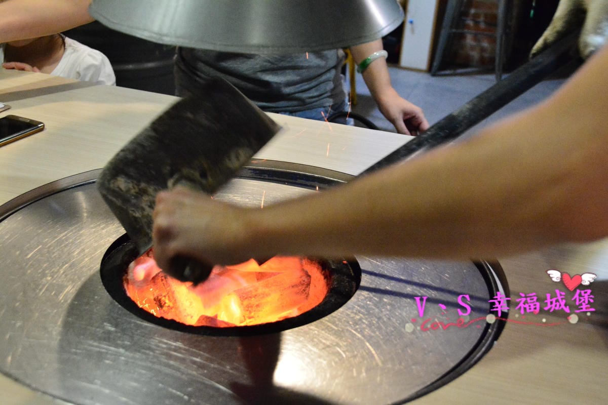 【台北美食】國父紀念館燒肉 燒桶子韓風立燒 讓你動口不