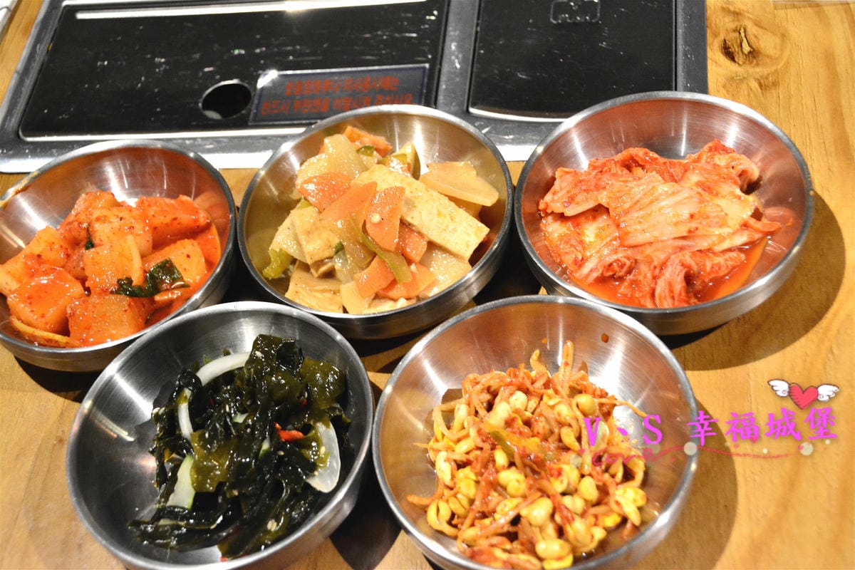 【新北美食】MANNA 만나 韓式烤肉專門店 美魔女韓國老闆娘,韓式烤肉、超棒海鮮湯麵,不用到韓國在板橋就可以吃到道地韓式料理 - 第18張圖 【新北美食】MANNA 만나 韓式烤肉專門店 美魔女韓國老闆娘,韓式烤肉、超棒海鮮湯麵,不用到韓國在板橋就可以吃到道地韓式料理