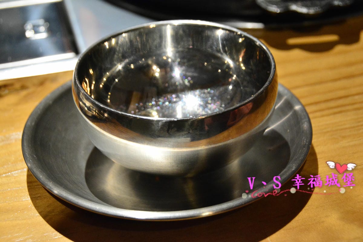 【新北美食】MANNA 만나 韓式烤肉專門店 美魔女韓國老闆娘,韓式烤肉、超棒海鮮湯麵,不用到韓國在板橋就可以吃到道地韓式料理 - 第13張圖 【新北美食】MANNA 만나 韓式烤肉專門店 美魔女韓國老闆娘,韓式烤肉、超棒海鮮湯麵,不用到韓國在板橋就可以吃到道地韓式料理