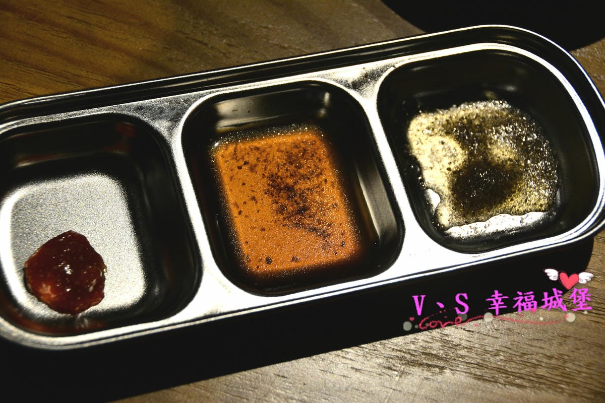 【新北美食】MANNA 만나 韓式烤肉專門店 美魔女韓國老闆娘,韓式烤肉、超棒海鮮湯麵,不用到韓國在板橋就可以吃到道地韓式料理 - 第19張圖 【新北美食】MANNA 만나 韓式烤肉專門店 美魔女韓國老闆娘,韓式烤肉、超棒海鮮湯麵,不用到韓國在板橋就可以吃到道地韓式料理