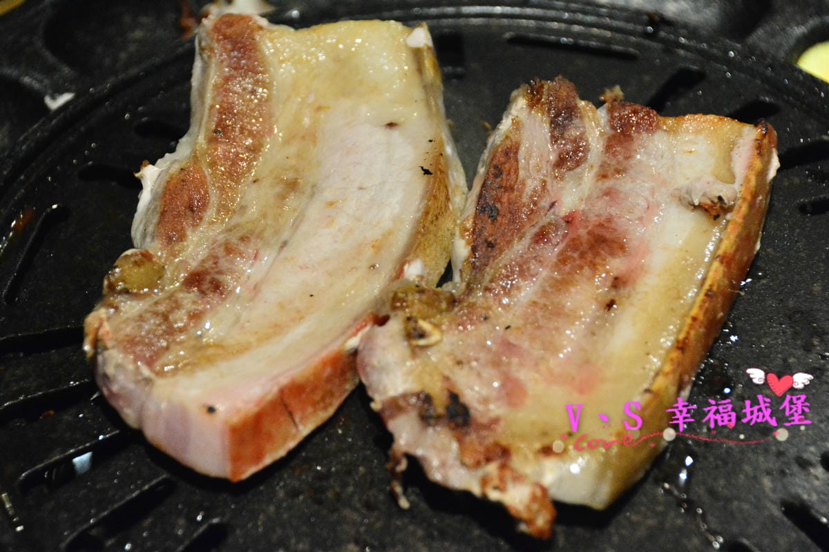 【新北美食】MANNA 만나 韓式烤肉專門店 美魔女韓國老闆娘,韓式烤肉、超棒海鮮湯麵,不用到韓國在板橋就可以吃到道地韓式料理 - 第30張圖 【新北美食】MANNA 만나 韓式烤肉專門店 美魔女韓國老闆娘,韓式烤肉、超棒海鮮湯麵,不用到韓國在板橋就可以吃到道地韓式料理
