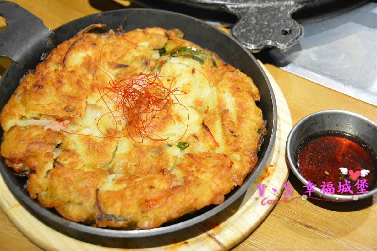 【新北美食】MANNA 만나 韓式烤肉專門店 美魔女韓國老闆娘,韓式烤肉、超棒海鮮湯麵,不用到韓國在板橋就可以吃到道地韓式料理 - 第47張圖 【新北美食】MANNA 만나 韓式烤肉專門店 美魔女韓國老闆娘,韓式烤肉、超棒海鮮湯麵,不用到韓國在板橋就可以吃到道地韓式料理