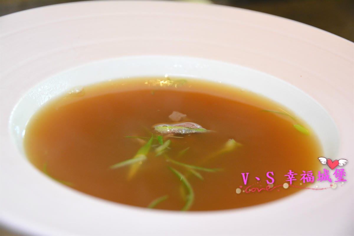 【台北美食】南京復興站 絢賞風尚鐵板燒 – 親民價格、高檔龍蝦鮑魚,再搭配精讚廚藝,美味得味蕾饗宴,讓你懷念久久(店名已更名) - 第28張圖 【台北美食】南京復興站 絢賞風尚鐵板燒 – 親民價格、高檔龍蝦鮑魚,再搭配精讚廚藝,美味得味蕾饗宴,讓你懷念久久(店名已更名)