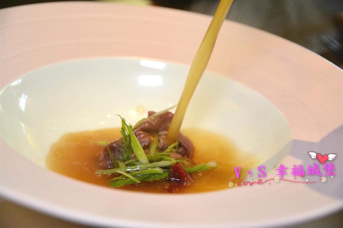 【台北美食】南京復興站 絢賞風尚鐵板燒 – 親民價格、高檔龍蝦鮑魚,再搭配精讚廚藝,美味得味蕾饗宴,讓你懷念久久(店名已更名) - 第27張圖 【台北美食】南京復興站 絢賞風尚鐵板燒 – 親民價格、高檔龍蝦鮑魚,再搭配精讚廚藝,美味得味蕾饗宴,讓你懷念久久(店名已更名)