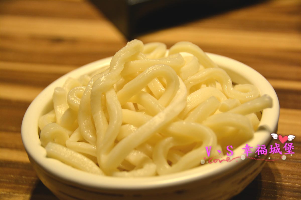 【新莊美食】 婧 Shabu 精緻火鍋.日式料理 低調隱身於新莊副都心社區低調新開店,精緻日式料理與高檔火鍋,還有令人驚豔的炙烤薄燒嫩牛腰 - 第21張圖 【新莊美食】 婧 Shabu 精緻火鍋.日式料理 低調隱身於新莊副都心社區低調新開店,精緻日式料理與高檔火鍋,還有令人驚豔的炙烤薄燒嫩牛腰