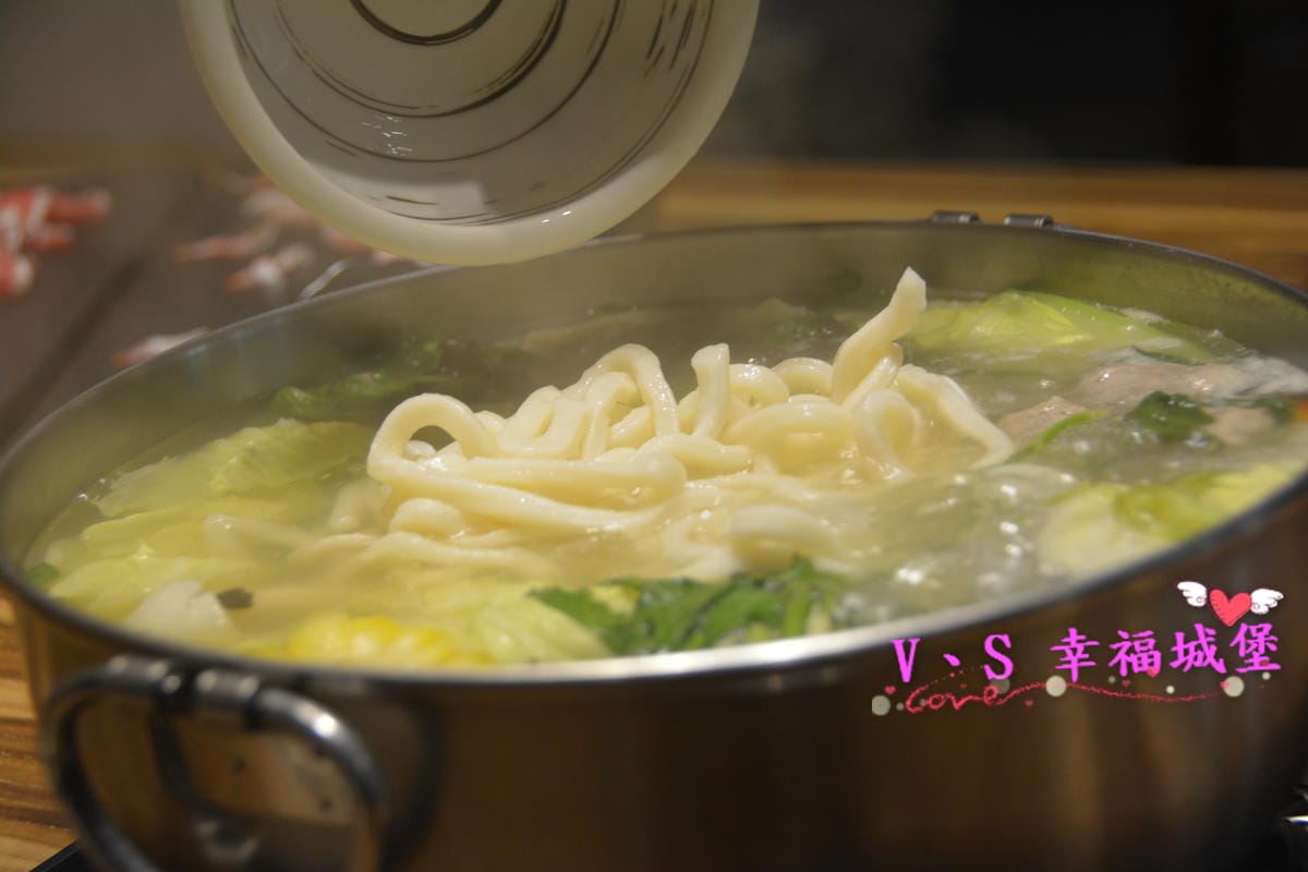 【新莊美食】 婧 Shabu 精緻火鍋.日式料理 低調隱身於新莊副都心社區低調新開店,精緻日式料理與高檔火鍋,還有令人驚豔的炙烤薄燒嫩牛腰 - 第22張圖 【新莊美食】 婧 Shabu 精緻火鍋.日式料理 低調隱身於新莊副都心社區低調新開店,精緻日式料理與高檔火鍋,還有令人驚豔的炙烤薄燒嫩牛腰