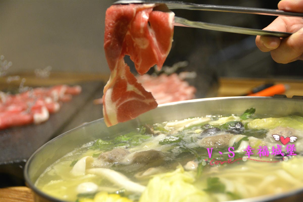 【新莊美食】 婧 Shabu 精緻火鍋.日式料理 低調隱身於新莊副都心社區低調新開店,精緻日式料理與高檔火鍋,還有令人驚豔的炙烤薄燒嫩牛腰 - 第26張圖 【新莊美食】 婧 Shabu 精緻火鍋.日式料理 低調隱身於新莊副都心社區低調新開店,精緻日式料理與高檔火鍋,還有令人驚豔的炙烤薄燒嫩牛腰