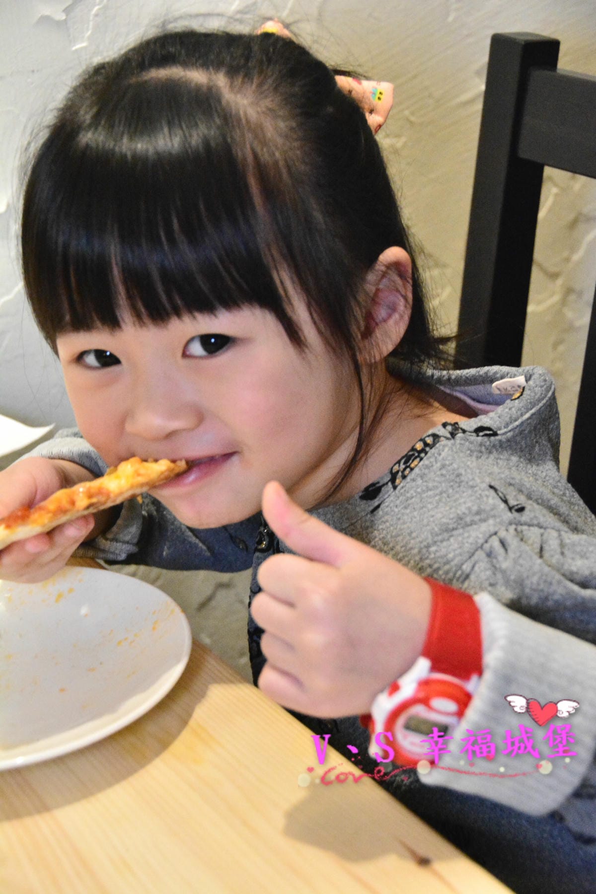 【台北美食】Fancy pizzeria 西門巷弄中的羅馬式薄餅披薩,不用坐飛機也可以吃到道地美味