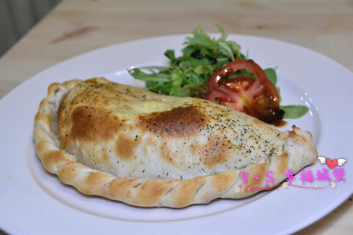 【台北美食】Fancy pizzeria 西門巷弄中的羅馬式薄餅披薩,不用坐飛機也可以吃到道地美味