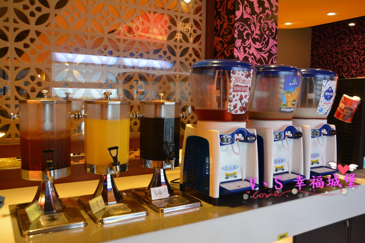 【新北美食】板橋麻辣鍋吃到飽 魔椒頂級鴛鴦鍋 三點蟹、安格斯黑牛、草蝦任你吃,生啤酒、COLD STONE隨你吃,在這冷冷的天不可不吃的高CP值鍋物(已歇業) - 第16張圖 【新北美食】板橋麻辣鍋吃到飽 魔椒頂級鴛鴦鍋 三點蟹、安