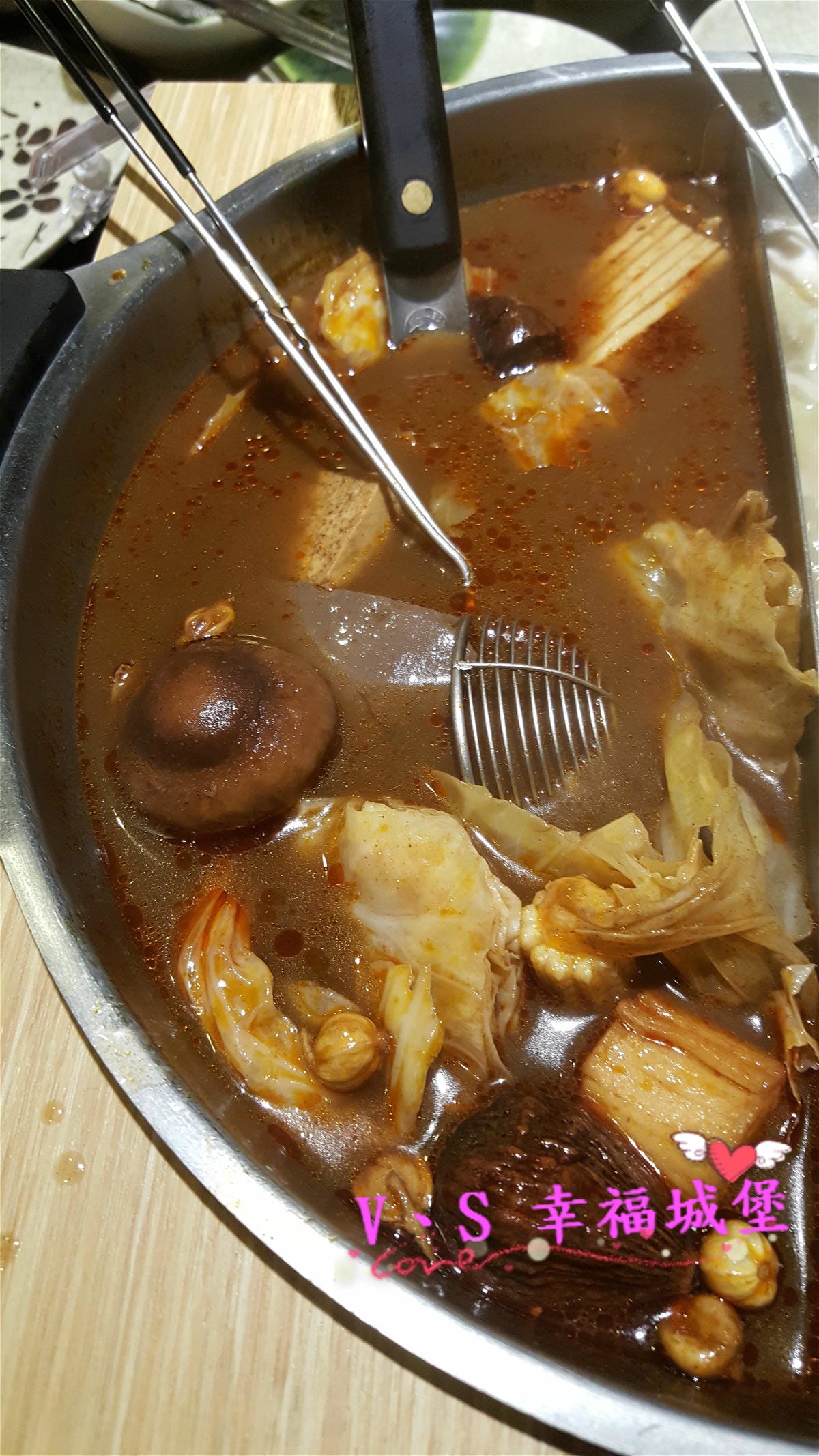 【新北美食】板橋麻辣鍋吃到飽 魔椒頂級鴛鴦鍋 三點蟹、安格斯黑牛、草蝦任你吃,生啤酒、COLD STONE隨你吃,在這冷冷的天不可不吃的高CP值鍋物(已歇業) - 第37張圖 【新北美食】板橋麻辣鍋吃到飽 魔椒頂級鴛鴦鍋 三點蟹、安