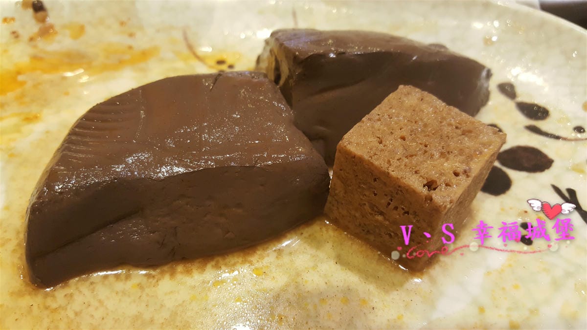 【新北美食】板橋麻辣鍋吃到飽 魔椒頂級鴛鴦鍋 三點蟹、安格斯黑牛、草蝦任你吃,生啤酒、COLD STONE隨你吃,在這冷冷的天不可不吃的高CP值鍋物(已歇業) - 第36張圖 【新北美食】板橋麻辣鍋吃到飽 魔椒頂級鴛鴦鍋 三點蟹、安