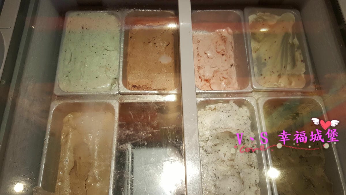 【新北美食】板橋麻辣鍋吃到飽 魔椒頂級鴛鴦鍋 三點蟹、安格斯黑牛、草蝦任你吃,生啤酒、COLD STONE隨你吃,在這冷冷的天不可不吃的高CP值鍋物(已歇業) - 第41張圖 【新北美食】板橋麻辣鍋吃到飽 魔椒頂級鴛鴦鍋 三點蟹、安