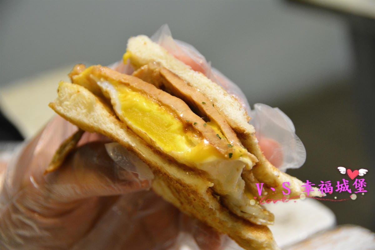 (已歇業)【新北美食】就是要吃早餐 一早起床,當然 “就是要吃早餐” 來個手作碳烤三明治,真材實料讓你吃了立馬喚醒一天的活力。。。。(已歇業) - 第31張圖 (已歇業)【新北美食】就是要吃早餐 一早起床,當然 就