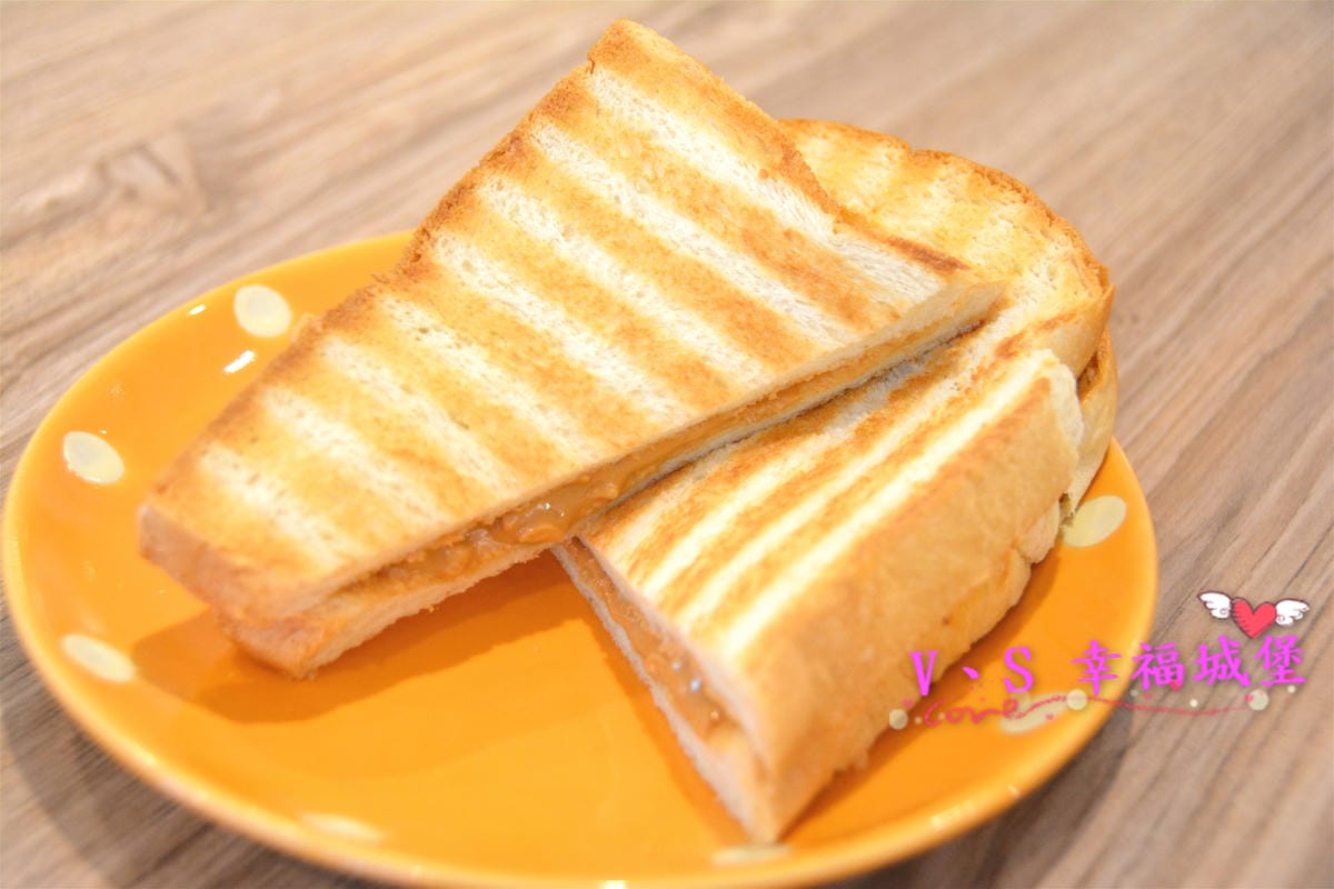 【新北美食】豐實Cafe & Brunch 低調隱身於新莊高中對面巷弄中,用料實在、餐點多元的美味早午餐