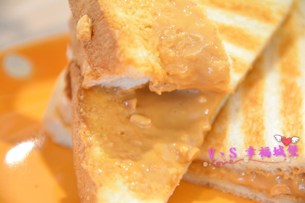 【新北美食】豐實Cafe & Brunch 低調隱身於新莊高中對面巷弄中,用料實在、餐點多元的美味早午餐