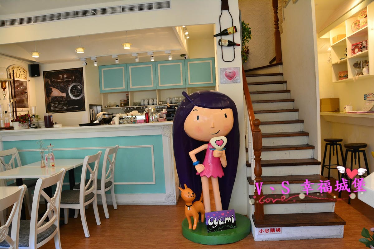 【板橋美食】捷運新埔站 Oyami cafe 想跟姊妹一同身在夢幻城堡裡,享受義式下午茶時光,鬆餅、義大利麵…眾多餐點滿足你的嘴巴(已歇業,西門町還有分店) - 第3張圖 【板橋美食】捷運新埔站 Oyami cafe 想跟姊妹一