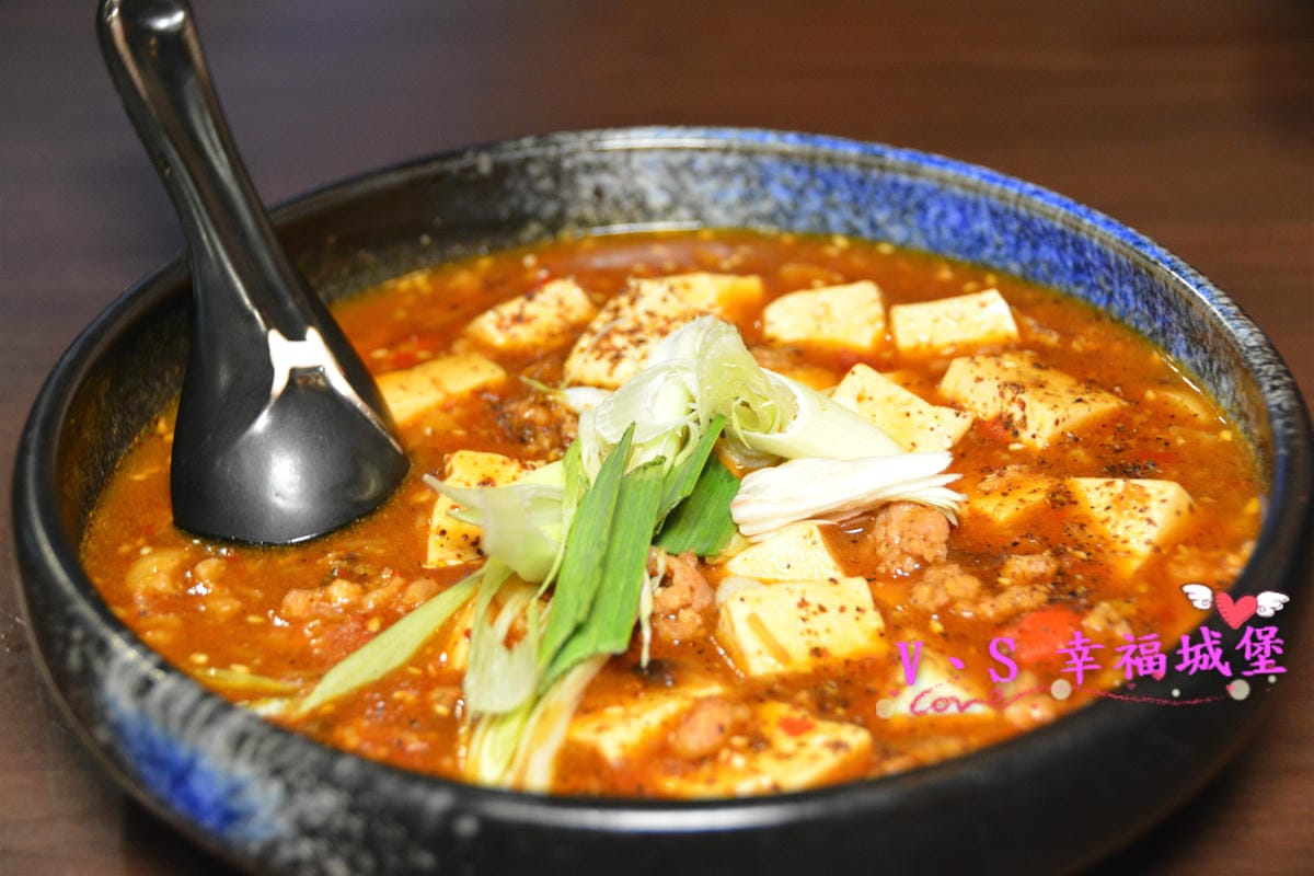 【捷運中山國中站美食】伙房 台日私藏料理 結合川菜、燒烤、日式、鍋物、私房創意料理,一次滿足你多種享受,滿800就可用一元選一道菜喔!快約好友、姐妹淘來一趟美食之旅吧 - 第26張圖 【捷運中山國中站美食】伙房 台日私藏料理 結合川菜、燒烤、日式、鍋物、私房創意料理,一次滿足你多種享受,滿800就可用一元選一道菜喔!快約好友、姐妹淘來一趟美食之旅吧