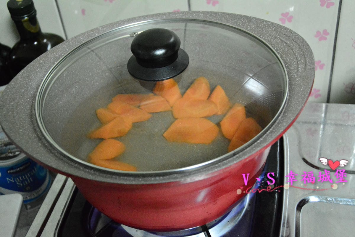 【廚房好物推薦】 瑞士MONCROSS 法拉利紅鈦石三鍋七件組 不沾不黏、好清洗、造型優雅,讓你做菜也可以有美美的時尚感