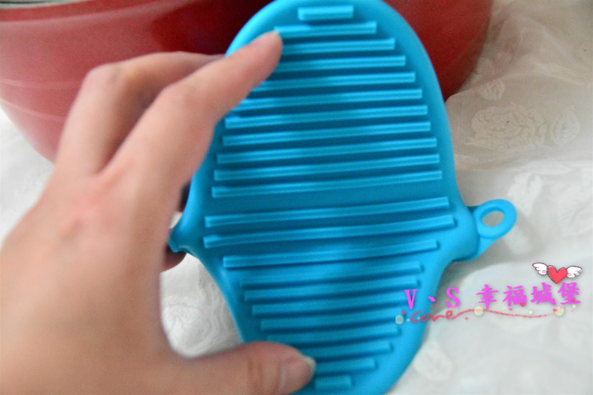 【廚房好物推薦】 瑞士MONCROSS 法拉利紅鈦石三鍋七件組 不沾不黏、好清洗、造型優雅,讓你做菜也可以有美美的時尚感