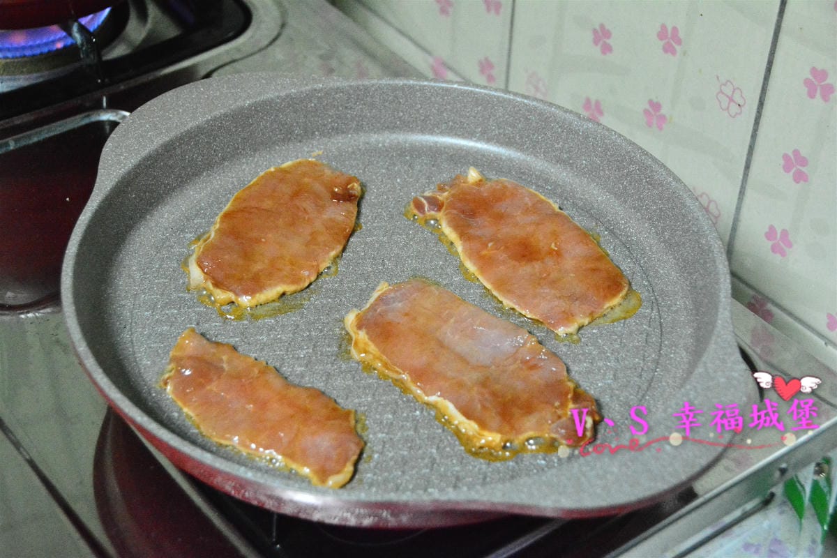 【廚房好物推薦】 瑞士MONCROSS 法拉利紅鈦石三鍋七件組 不沾不黏、好清洗、造型優雅,讓你做菜也可以有美美的時尚感