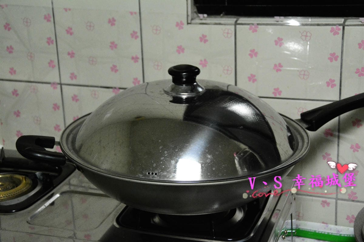 【廚房好物推薦】 瑞士MONCROSS 法拉利紅鈦石三鍋七件組 不沾不黏、好清洗、造型優雅,讓你做菜也可以有美美的時尚感