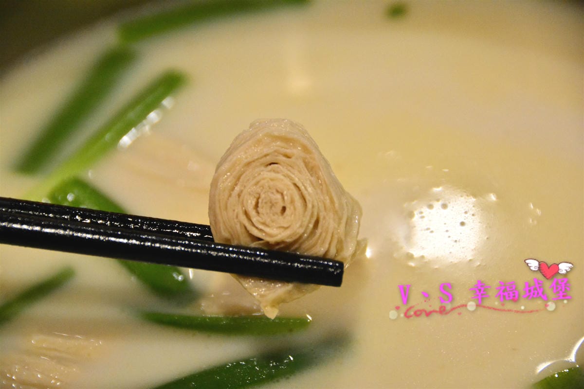 【內湖美食】洋夫人壽喜燒、鍋物、牛排 – 開幕大放送 排餐、火鍋肉品 買一送一,無低消無服務費,讓你大口大口吃肉,吃的開心滿足 - 第19張圖 【內湖美食】洋夫人壽喜燒、鍋物、牛排 – 開幕大放送 排餐、火鍋肉品 買一送一,無低消無服務費,讓你大口大口吃肉,吃的開心滿足