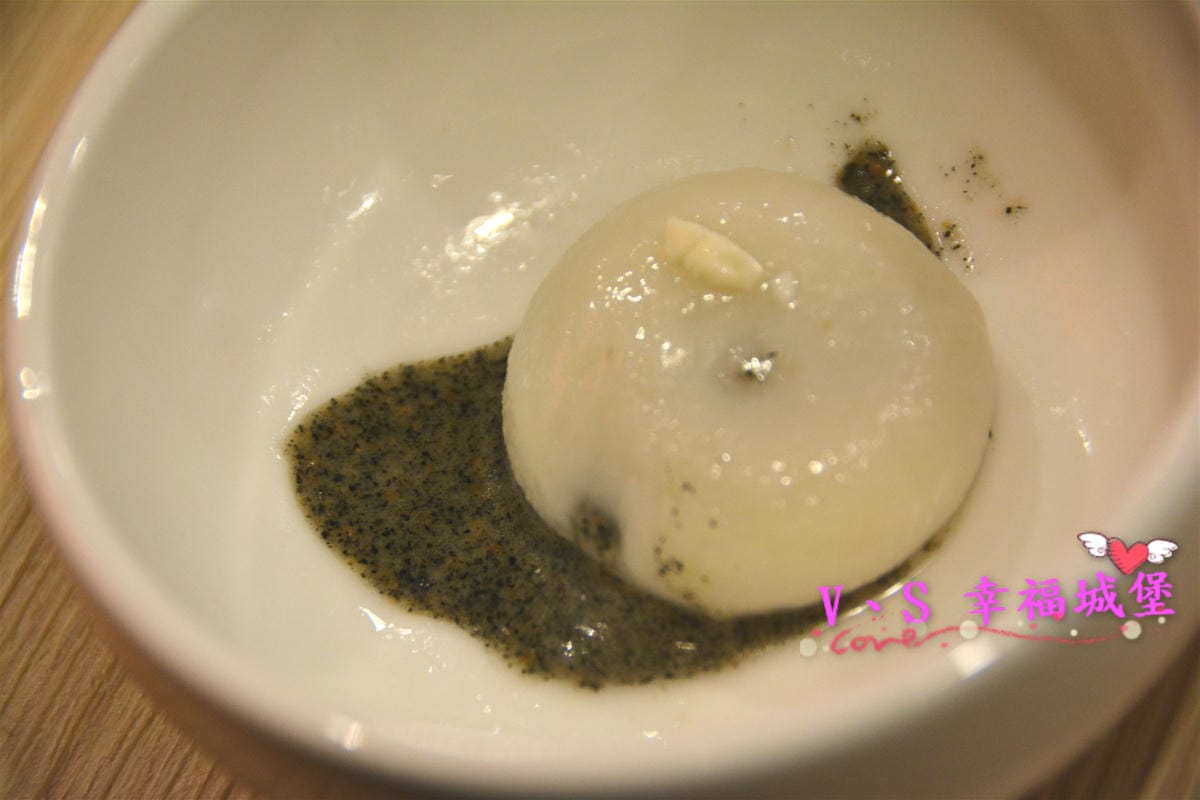 【內湖美食】洋夫人壽喜燒、鍋物、牛排 – 開幕大放送 排餐、火鍋肉品 買一送一,無低消無服務費,讓你大口大口吃肉,吃的開心滿足 - 第26張圖 【內湖美食】洋夫人壽喜燒、鍋物、牛排 – 開幕大放送 排餐、火鍋肉品 買一送一,無低消無服務費,讓你大口大口吃肉,吃的開心滿足