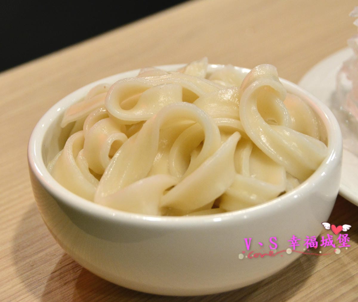 【內湖美食】洋夫人壽喜燒、鍋物、牛排 – 開幕大放送 排餐、火鍋肉品 買一送一,無低消無服務費,讓你大口大口吃肉,吃的開心滿足 - 第35張圖 【內湖美食】洋夫人壽喜燒、鍋物、牛排 – 開幕大放送 排餐、火鍋肉品 買一送一,無低消無服務費,讓你大口大口吃肉,吃的開心滿足