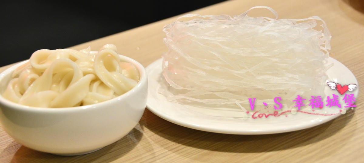 【內湖美食】洋夫人壽喜燒、鍋物、牛排 – 開幕大放送 排餐、火鍋肉品 買一送一,無低消無服務費,讓你大口大口吃肉,吃的開心滿足 - 第34張圖 【內湖美食】洋夫人壽喜燒、鍋物、牛排 – 開幕大放送 排餐、火鍋肉品 買一送一,無低消無服務費,讓你大口大口吃肉,吃的開心滿足