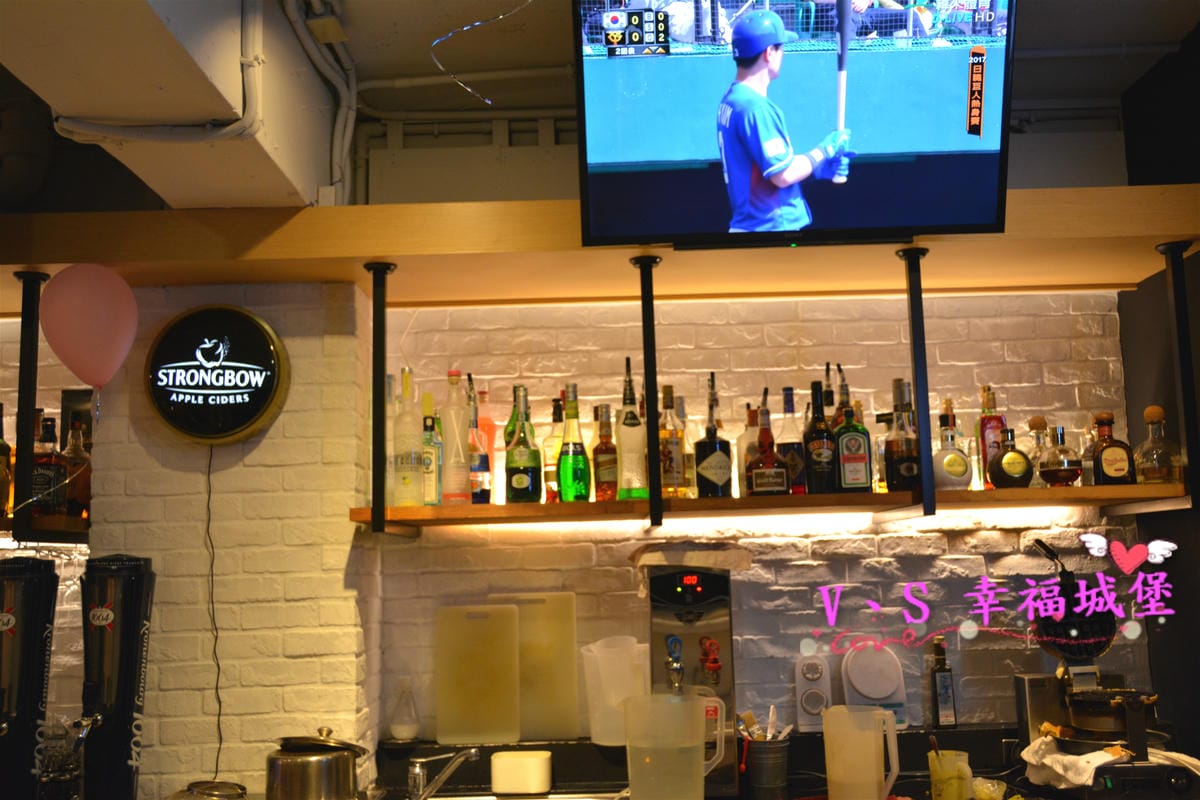 【台北美食】松山運動美式餐廳 Dreamer 38 一個擁有美食饗宴及運動熱情的餐廳,貼心設有不被打擾的VIP室(已歇業) - 第8張圖 【台北美食】松山運動美式餐廳 Dreamer 38 一