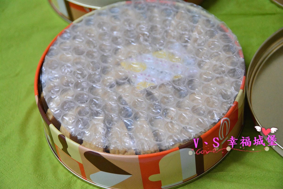 【宅配美食】台中人氣伴手禮 鴻鼎菓子 最新力作,酥軟綿密口感,讓你一口接一口停不下來,是午茶時刻或是逢年過節的最佳伴手禮