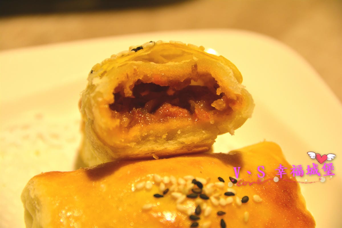 【板橋美食】板橋愛買 貍小籠港式點心 可愛的小黑芝麻包、小綠抹茶包正呼喚你,平價的港式點心,你一定不能錯過。。。。