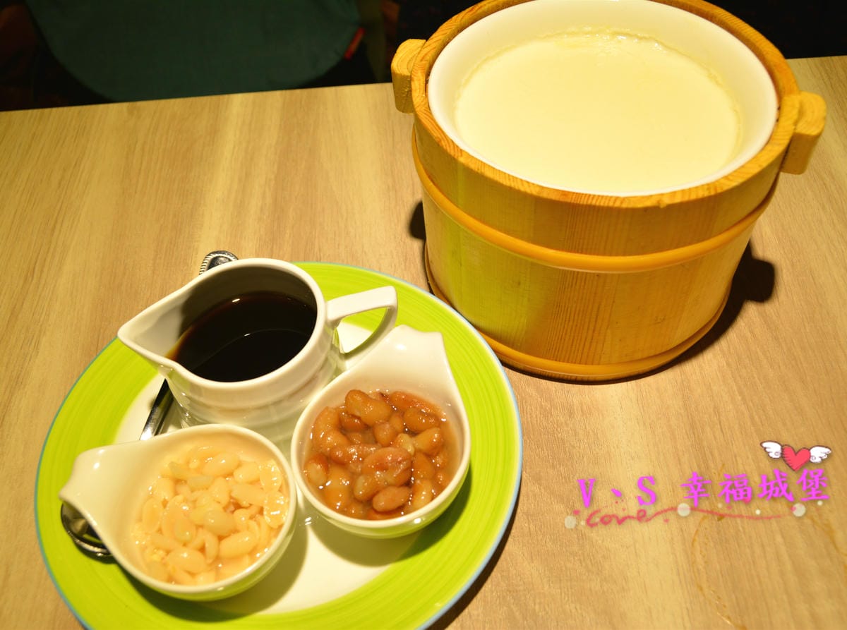 【板橋美食】板橋愛買 貍小籠港式點心 可愛的小黑芝麻包、小綠抹茶包正呼喚你,平價的港式點心,你一定不能錯過。。。。