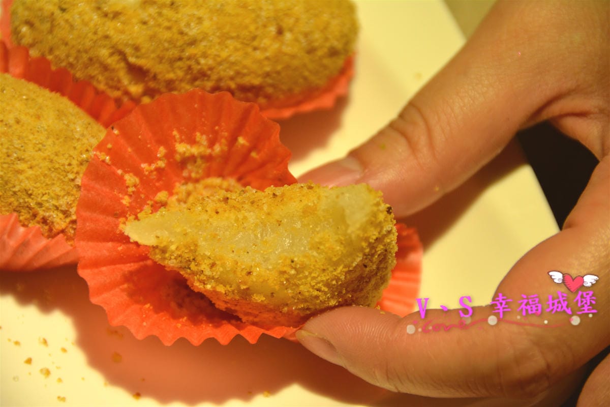 【板橋美食】板橋愛買 貍小籠港式點心 可愛的小黑芝麻包、小綠抹茶包正呼喚你,平價的港式點心,你一定不能錯過。。。。