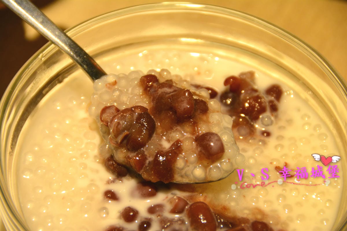 【板橋美食】板橋愛買 貍小籠港式點心 可愛的小黑芝麻包、小綠抹茶包正呼喚你,平價的港式點心,你一定不能錯過。。。。