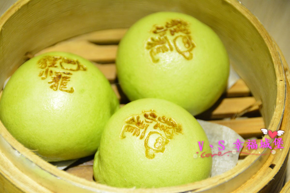 【板橋美食】板橋愛買 貍小籠港式點心 可愛的小黑芝麻包、小綠抹茶包正呼喚你,平價的港式點心,你一定不能錯過。。。。