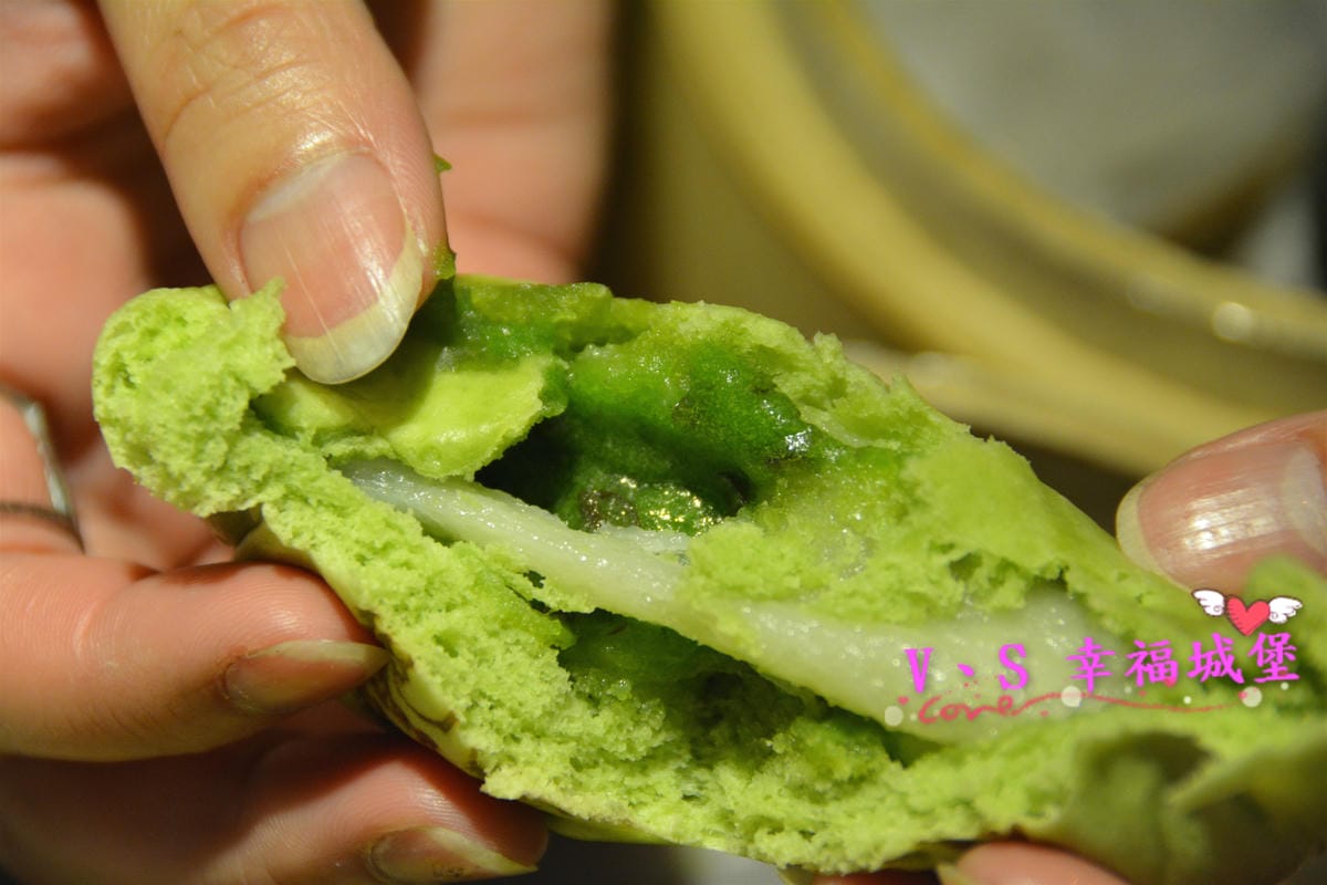 【板橋美食】板橋愛買 貍小籠港式點心 可愛的小黑芝麻包、小綠抹茶包正呼喚你,平價的港式點心,你一定不能錯過。。。。
